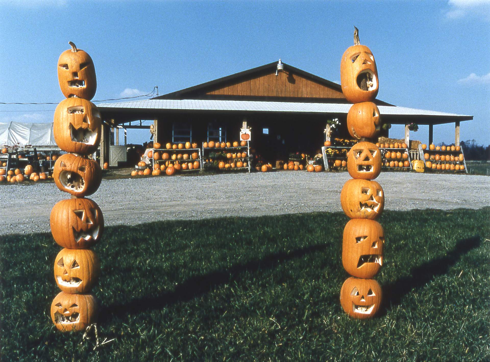 Pumpkin totem poles, Forward Family Farm Market, Route 5, Elbridge, NY